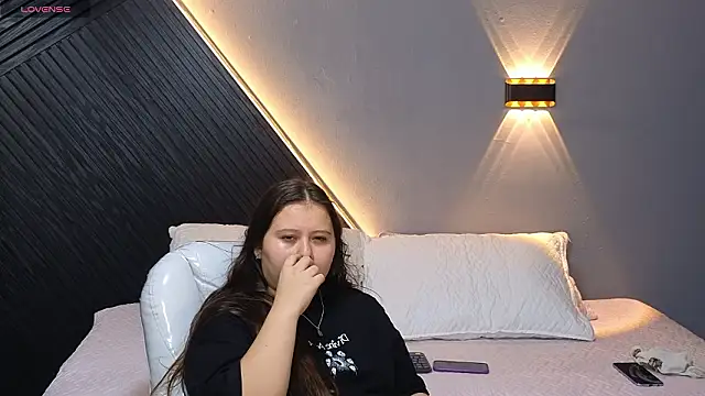 Snapshot of Laia_and_Aloby chatting on 23, 2, 2026 Laia and Aloby online show from 23, 2, 2026