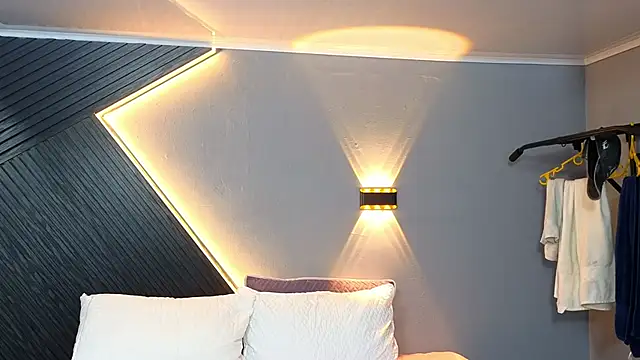 Snapshot of Laia_and_Aloby chatting on 25, 2, 2026 Laia and Aloby online show from 25, 2, 2026