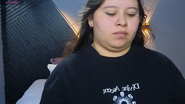 Snapshot of Laia_and_Aloby chatting on 3, 3, 2026 Laia and Aloby online show from 3, 3, 2026