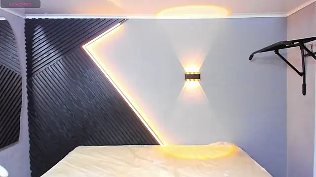 Snapshot of Laia_and_Aloby chatting on 13, 3, 2026 Laia and Aloby online show from 13, 3, 2026