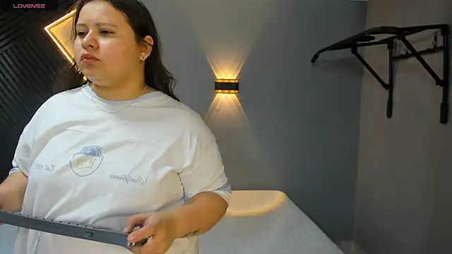 Snapshot of Laia_and_Aloby chatting on 19, 3, 2026 Laia and Aloby online show from 19, 3, 2026