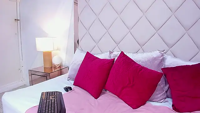 melaniee jones online show from 4, 2, 2026