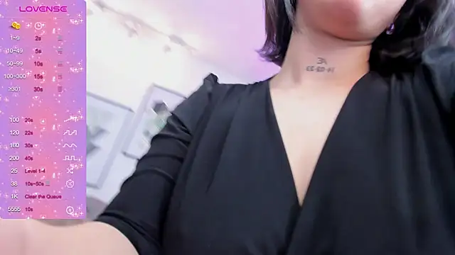 Snapshot of kendaall_jenner_ chatting on 24, 12, 2024 kendaall jenner online show from 24, 12, 2024