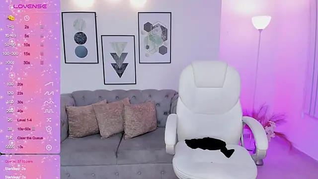 Snapshot of kendaall_jenner_ chatting on 24, 12, 2024 kendaall jenner online show from 24, 12, 2024