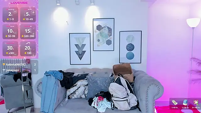 Snapshot of kendaall_jenner_ chatting on 17, 3, 2025 kendaall jenner online show from 17, 3, 2025