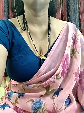 Snapshot of bhuvana555 chatting on 18, 10, 2025 bhuvana555 online show from 18, 10, 2025