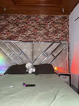 G Poseidon y Cloe online show from 13, 12, 2025