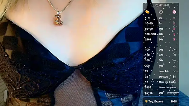 DahliaMoore online show from 4, 1, 2025