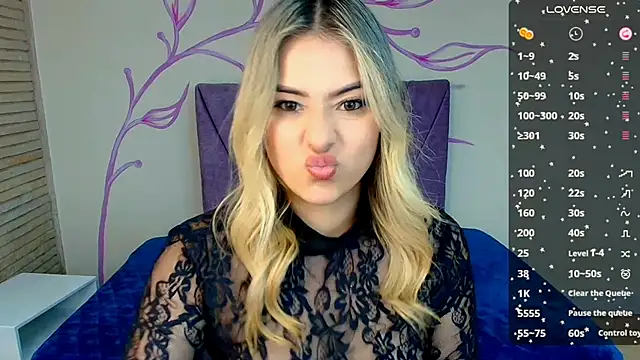 DahliaMoore online show from 25, 1, 2025