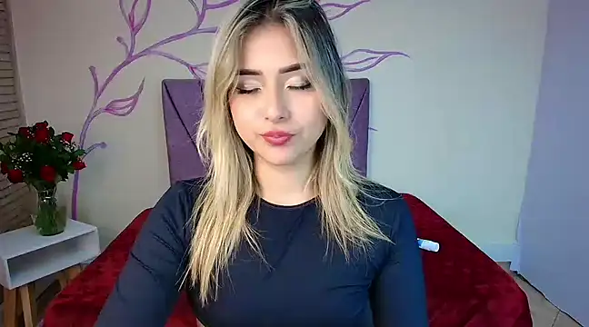 DahliaMoore online show from 20, 2, 2025