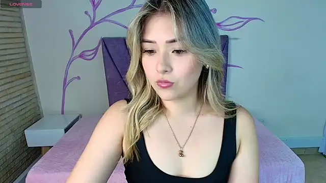 DahliaMoore online show from 27, 2, 2025
