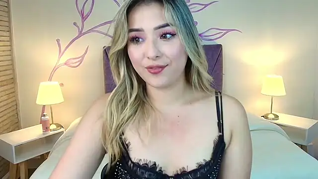 DahliaMoore online show from 9, 3, 2025