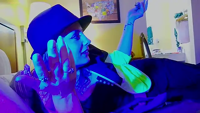 Snapshot of SkarlettRose96 chatting on 8, 3, 2026 SkarlettRose96 online show from 8, 3, 2026