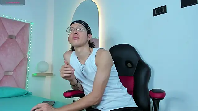 manu vera online show from 4, 3, 2025