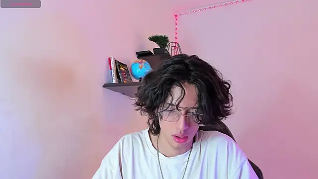 manu vera online show from 3, 10, 2025