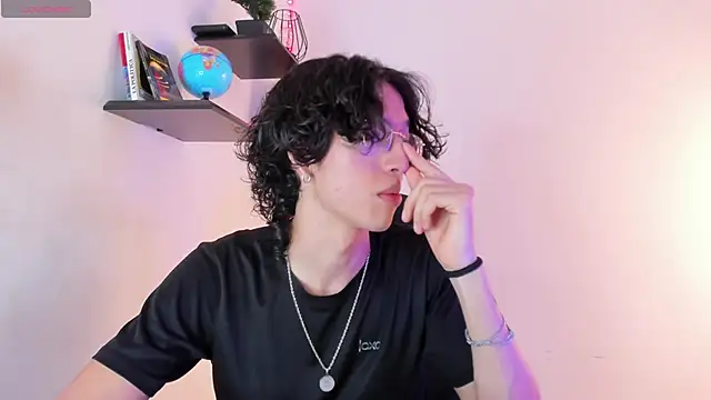 manu vera online show from 5, 10, 2025