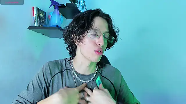 manu vera online show from 4, 11, 2025