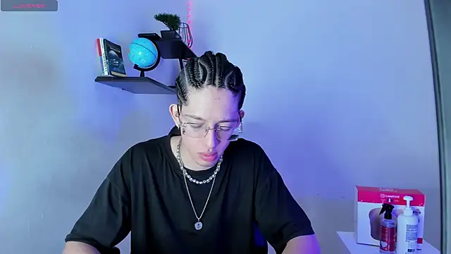 manu vera online show from 11, 11, 2025