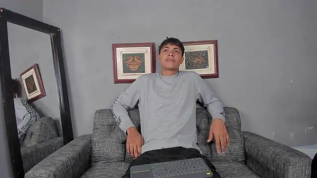 Snapshot of dafnezahiraa_ chatting on 3, 12, 2024 dafnezahiraa  online show from 3, 12, 2024