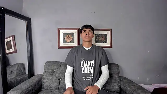 Snapshot of dafnezahiraa_ chatting on 21, 12, 2024 dafnezahiraa  online show from 21, 12, 2024