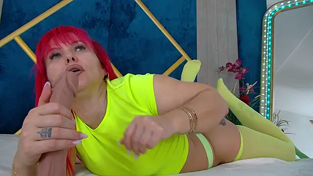 Foxxxy MILF online show from 18, 1, 2026