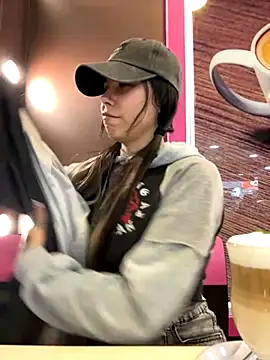 EemaHaruki online show from 17, 10, 2025