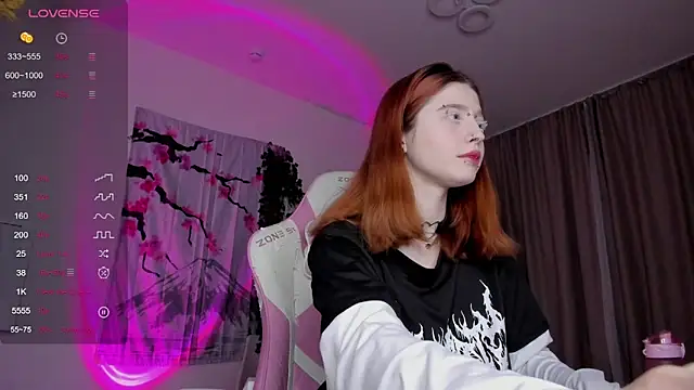 ScarletRos3 online show from 28, 2, 2025