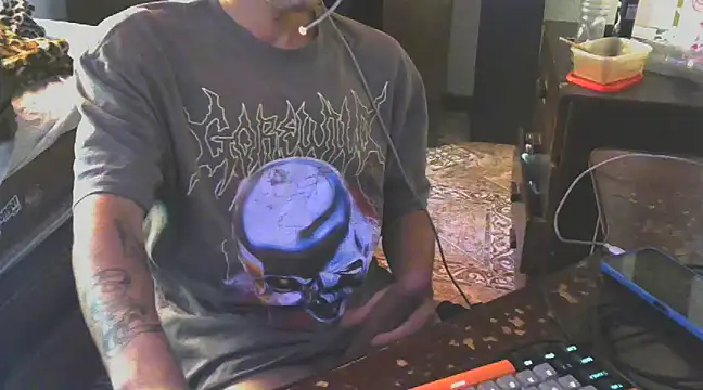 Snapshot of iCrashzin chatting on 16, 2, 2025 iCrashzin online show from 16, 2, 2025