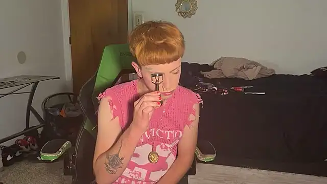 Snapshot of twentywithafelonyy chatting on 21, 11, 2025 twentywithafelonyy online show from 21, 11, 2025