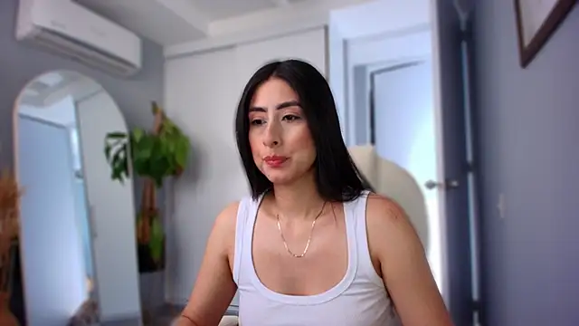 auroracaruso11 online show from 5, 10, 2025