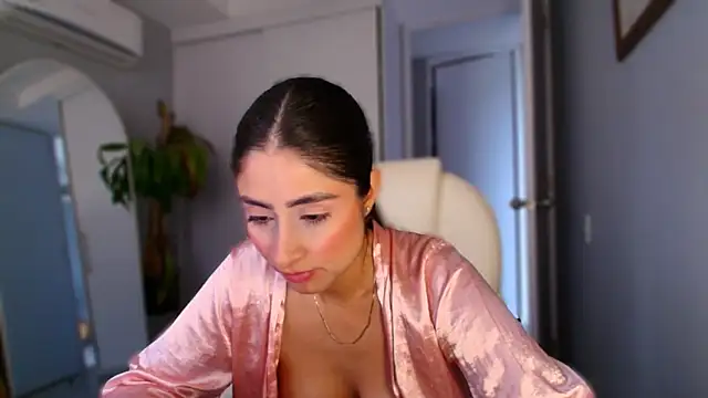 auroracaruso11 online show from 9, 10, 2025