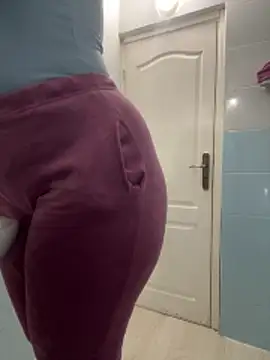 Layla-daloua online show from 4, 2, 2026