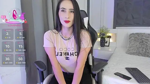 SaraGomez1 online show from 14, 10, 2025