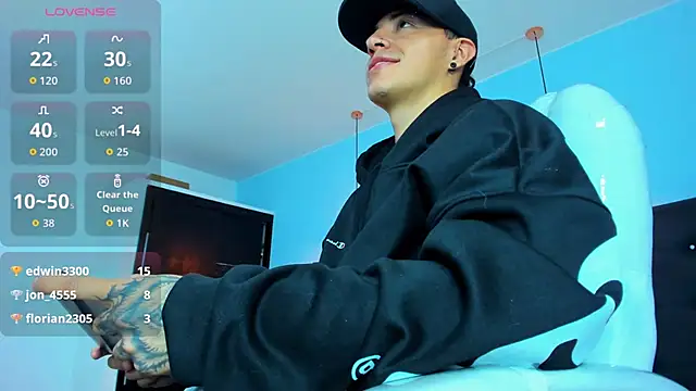 Snapshot of Lobo_17_ chatting on 1, 11, 2025 Lobo 17 online show from 1, 11, 2025