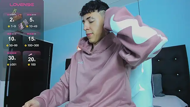 Snapshot of Lobo_17_ chatting on 12, 11, 2025 Lobo 17 online show from 12, 11, 2025