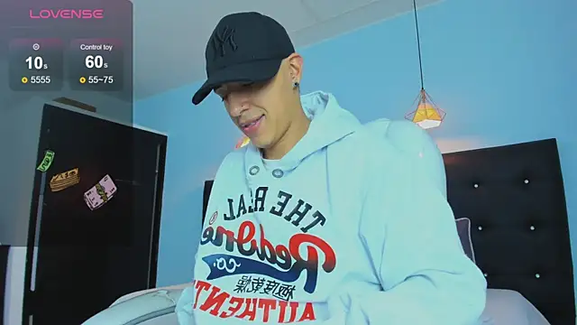 Snapshot of Lobo_17_ chatting on 13, 11, 2025 Lobo 17 online show from 13, 11, 2025