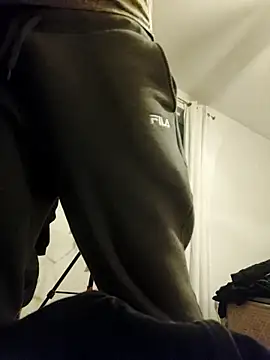 Snapshot of QcMisterv13 chatting on 29, 11, 2025 QcMisterv13 online show from 29, 11, 2025