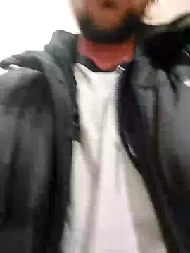 Snapshot of QcMisterv13 chatting on 23, 12, 2025 QcMisterv13 online show from 23, 12, 2025