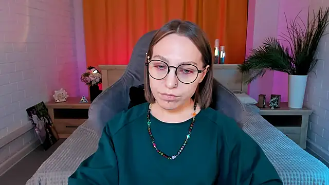 AphexQueen online show from 6, 2, 2025