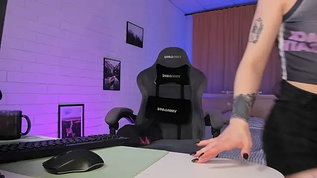 AphexQueen online show from 7, 11, 2025