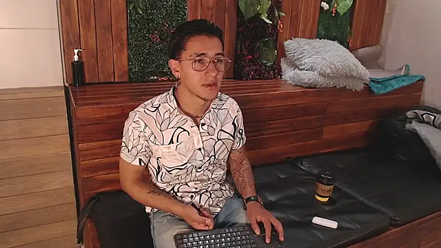 Andy Joy  online show from 10, 11, 2025