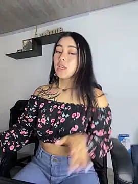 emily 22x online show from 18, 1, 2025