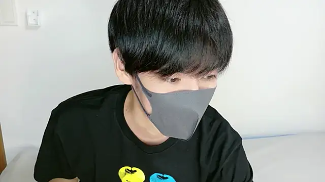 Snapshot of itsme_LEON chatting on 15, 10, 2025 itsme LEON online show from 15, 10, 2025