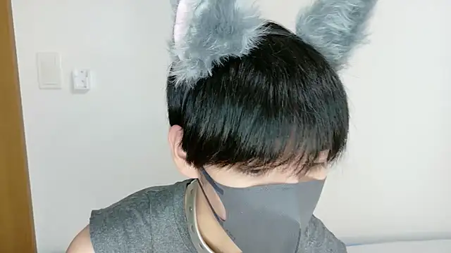 Snapshot of itsme_LEON chatting on 22, 10, 2025 itsme LEON online show from 22, 10, 2025