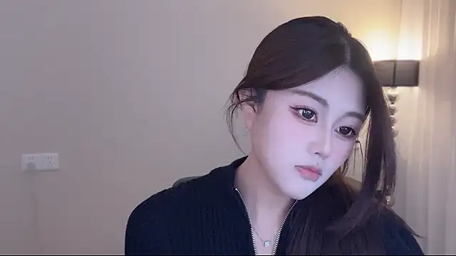 Strawberrybabyy1 online show from 19, 1, 2026