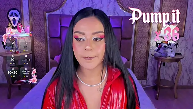 SoffiQueen online show from 6, 11, 2025