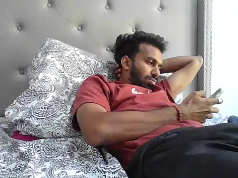 Snapshot of skinny__boy__ chatting on 4, 11, 2025 skinny boy online show from 4, 11, 2025