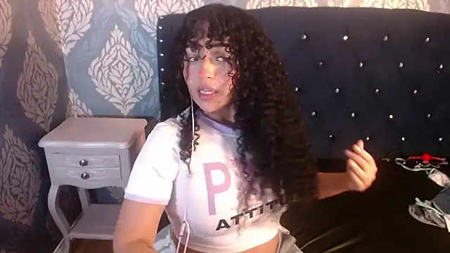 Snapshot of Sofiacowperx chatting on 17, 11, 2025 Sofiacowperx online show from 17, 11, 2025