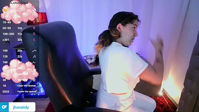 Snapshot of Jsneiidy_ATH chatting on 12, 9, 2025 Jsneiidy ATH online show from 12, 9, 2025