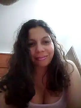 Snapshot of Carliina_Soussa chatting on 3, 3, 2025 Carliina Soussa online show from 3, 3, 2025